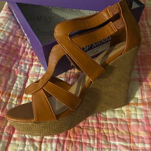 BNIB Top Moda tan wedges in size 10 - Picture 3 of 11